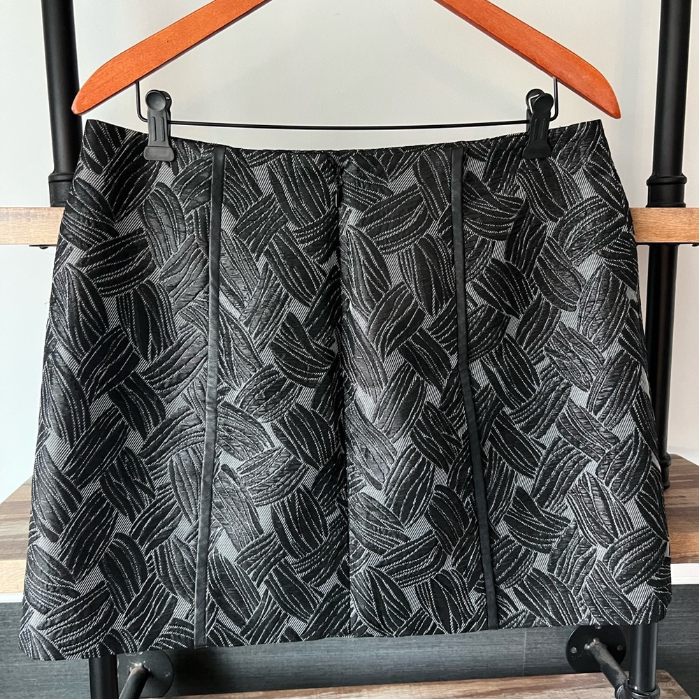 BCBGMaxAzria Black and Gray Patterned Skirt - Picture 4 of 6